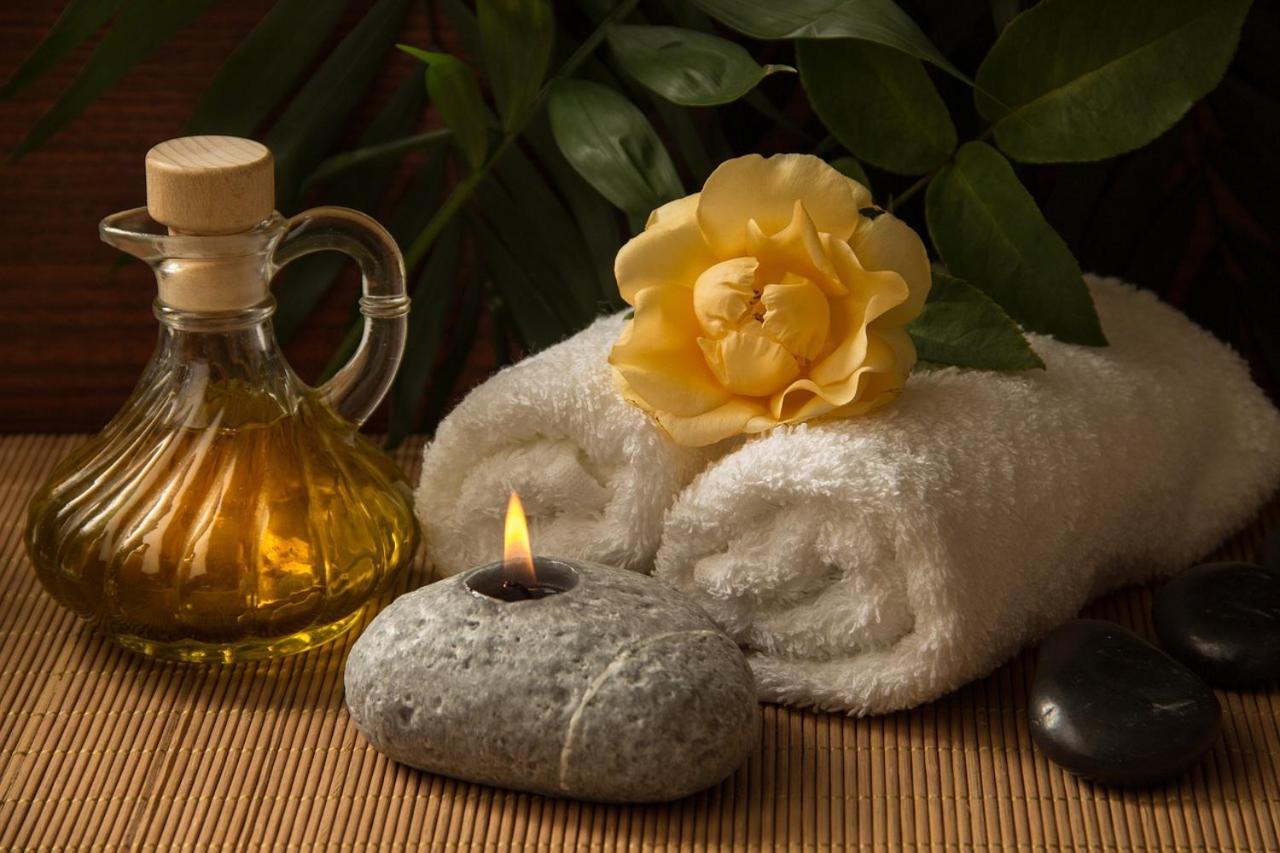 Ecrin D' Amour Suite Romantique Avec Jacuzzi Castels 외부 사진