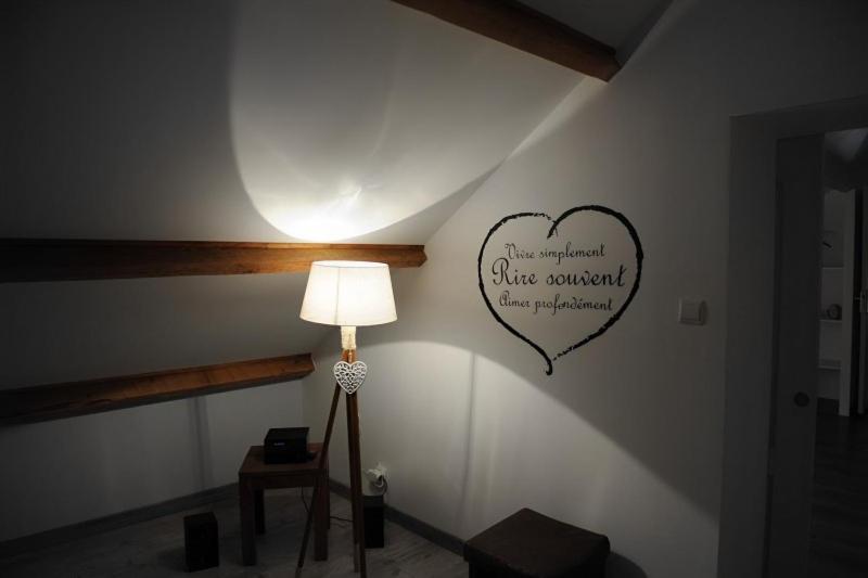 Ecrin D' Amour Suite Romantique Avec Jacuzzi Castels 외부 사진